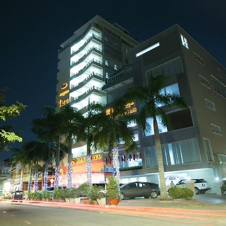 Sen Han Hotel Phnom Penh Bagian luar foto