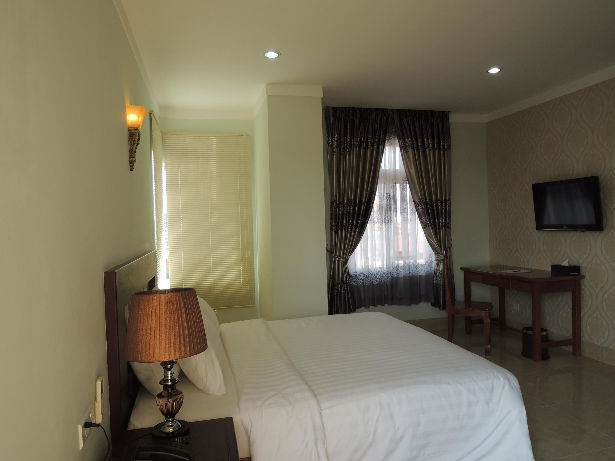 Sen Han Hotel Phnom Penh Bagian luar foto