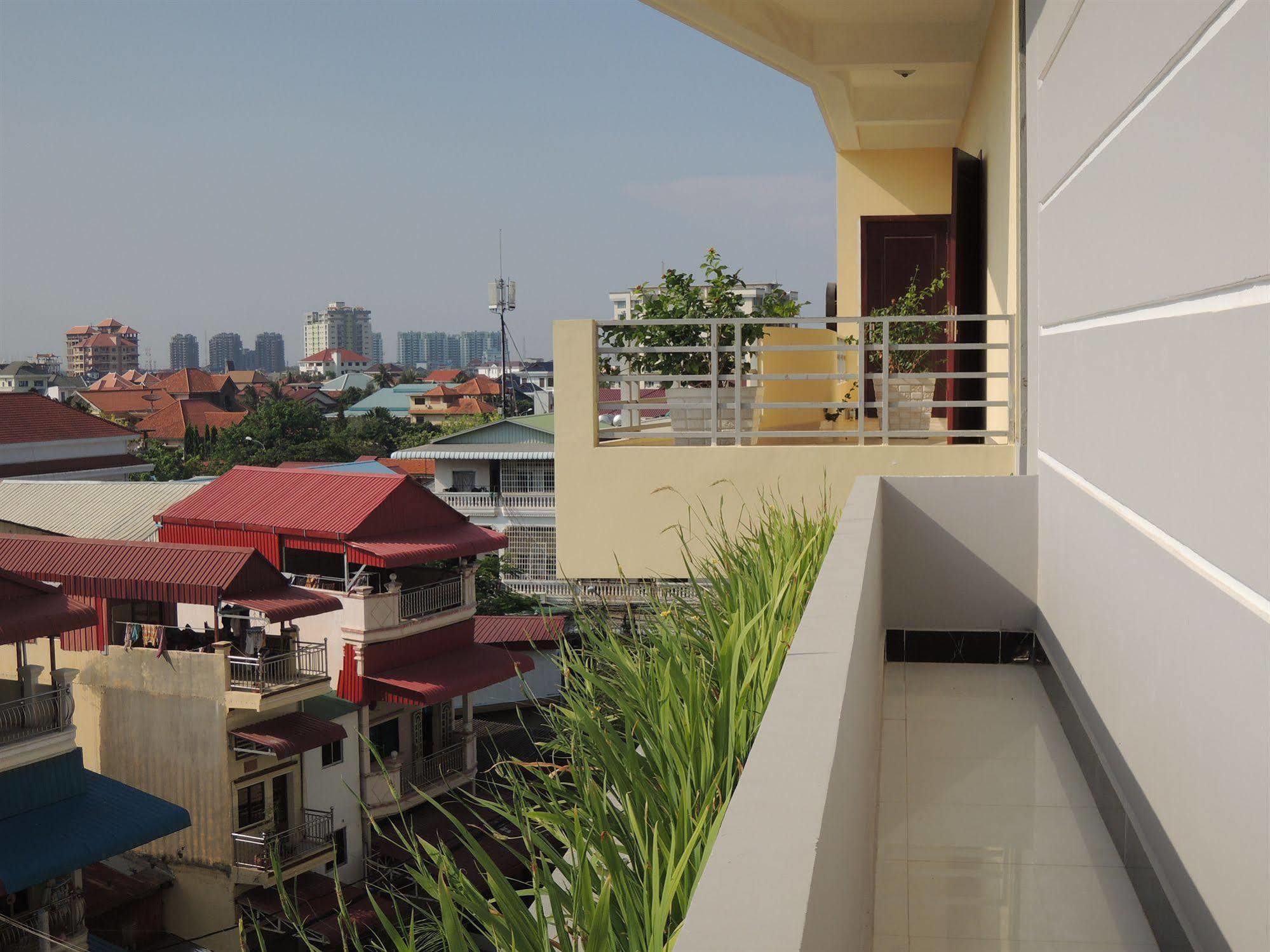 Sen Han Hotel Phnom Penh Bagian luar foto