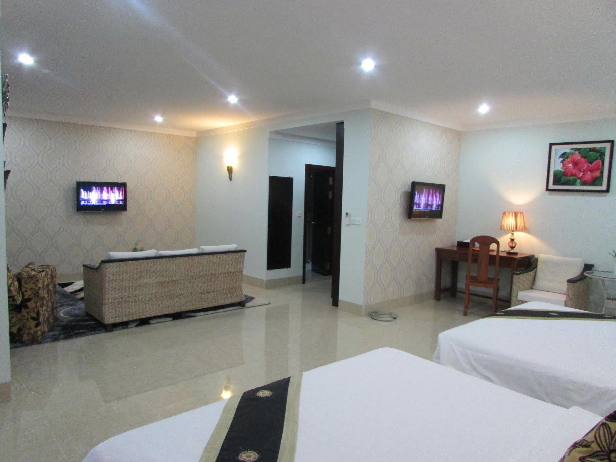 Sen Han Hotel Phnom Penh Bagian luar foto