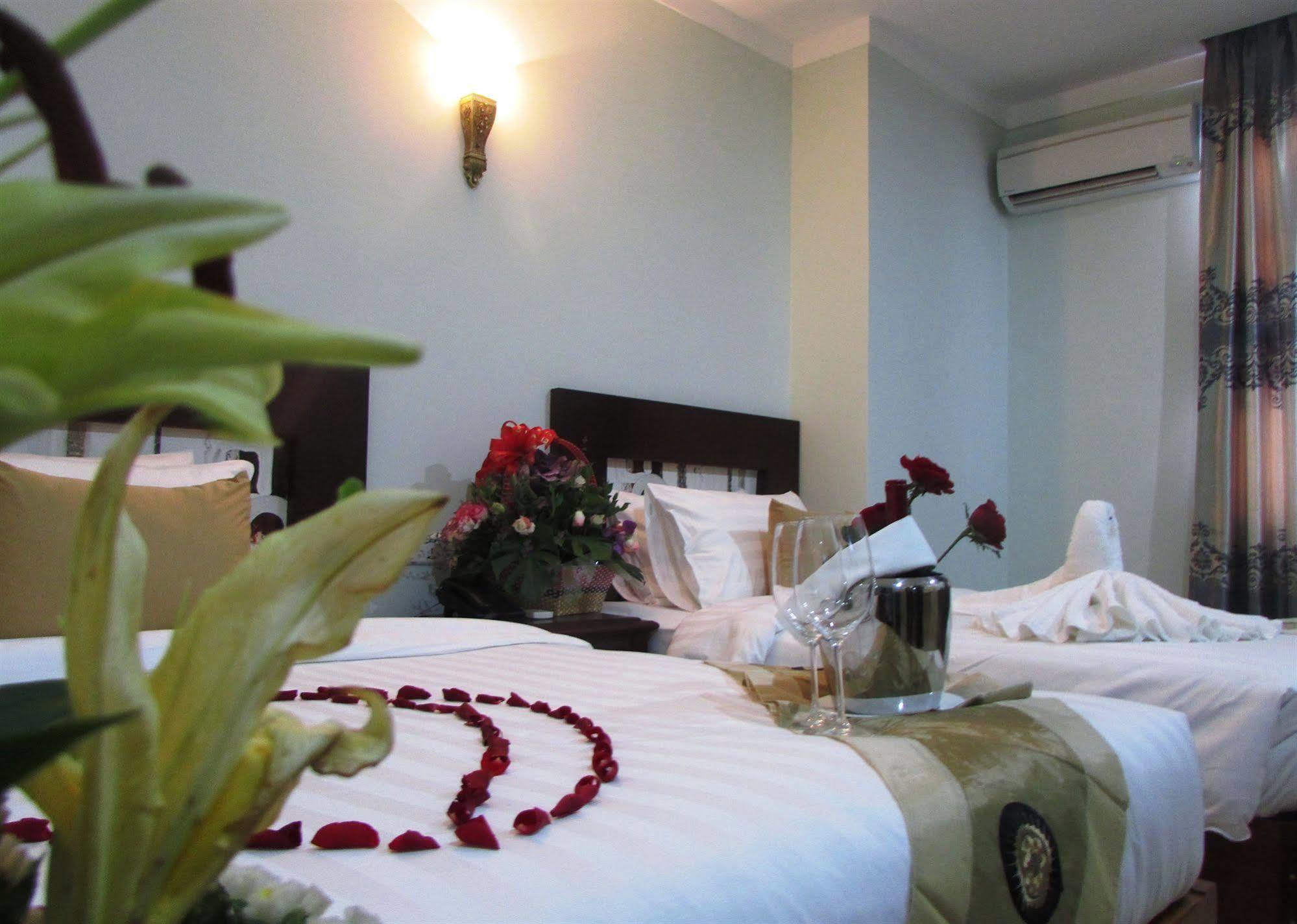 Sen Han Hotel Phnom Penh Bagian luar foto
