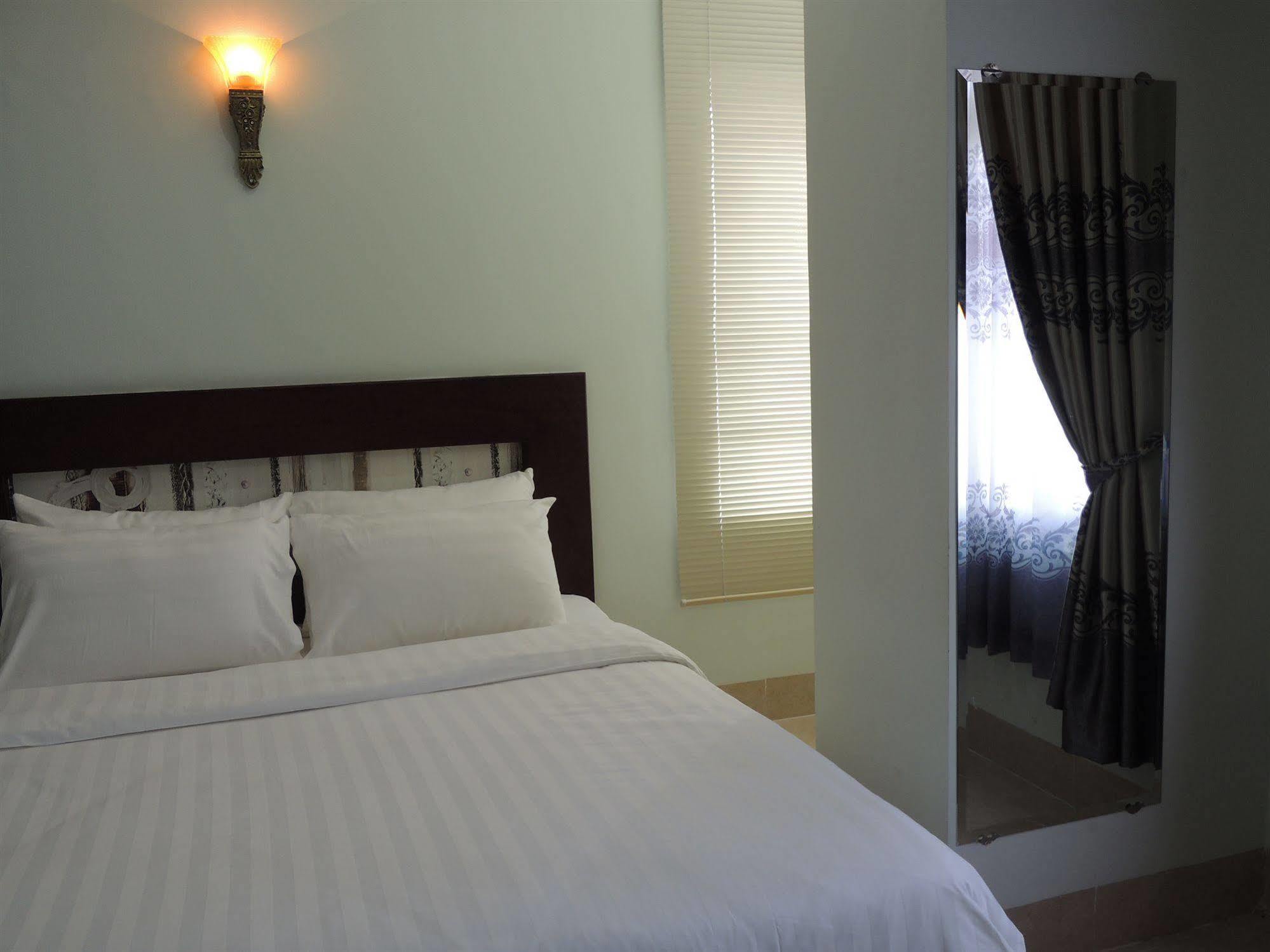Sen Han Hotel Phnom Penh Bagian luar foto
