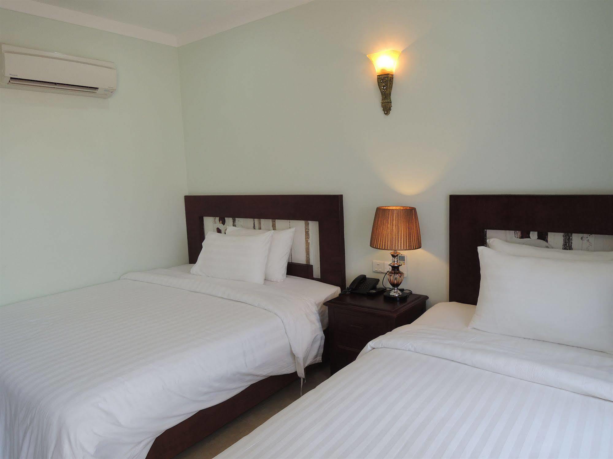 Sen Han Hotel Phnom Penh Bagian luar foto