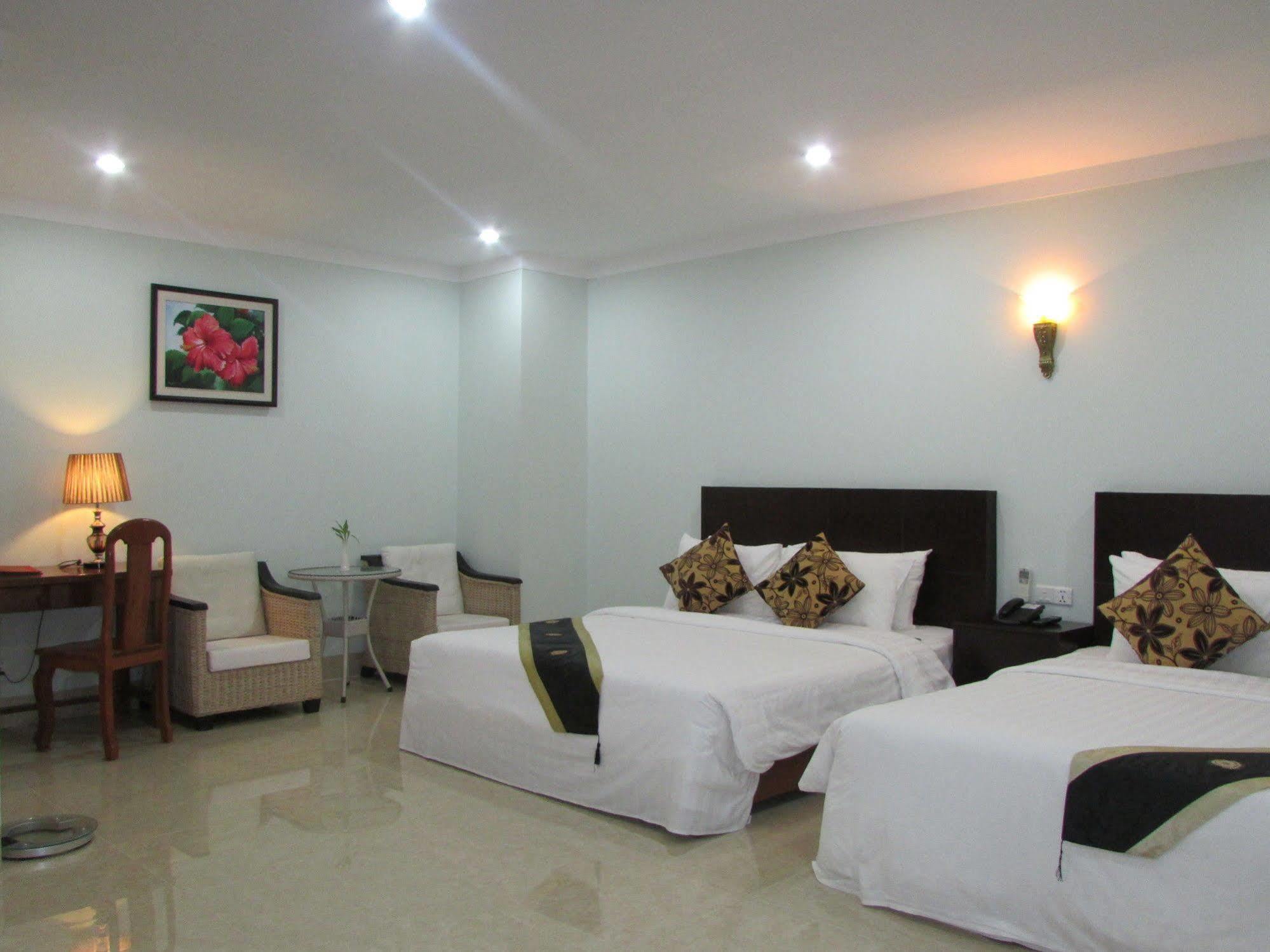 Sen Han Hotel Phnom Penh Bagian luar foto