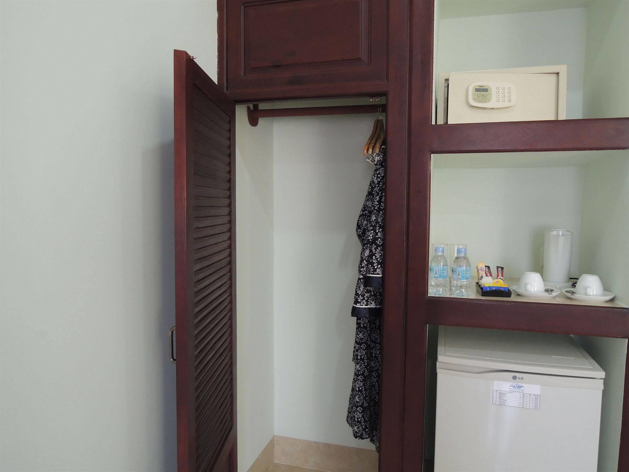 Sen Han Hotel Phnom Penh Bagian luar foto