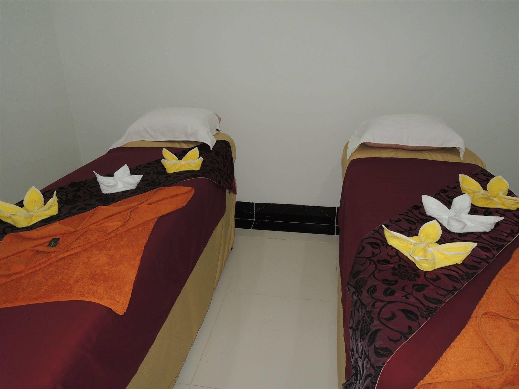 Sen Han Hotel Phnom Penh Bagian luar foto