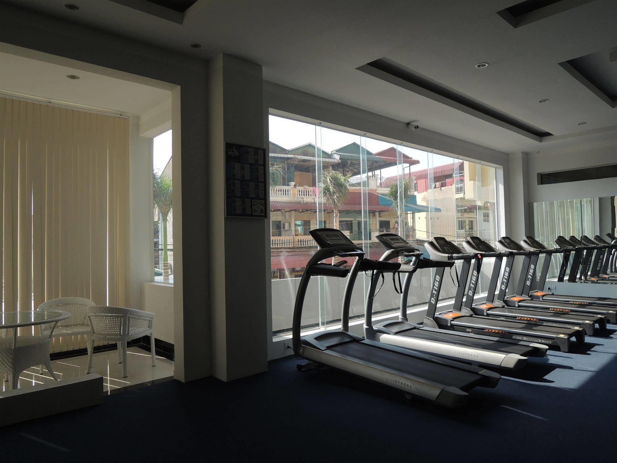 Sen Han Hotel Phnom Penh Bagian luar foto