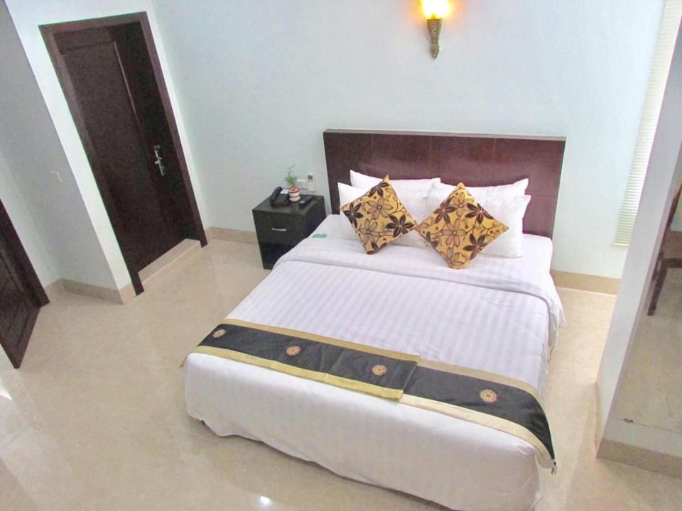 Sen Han Hotel Phnom Penh Bagian luar foto