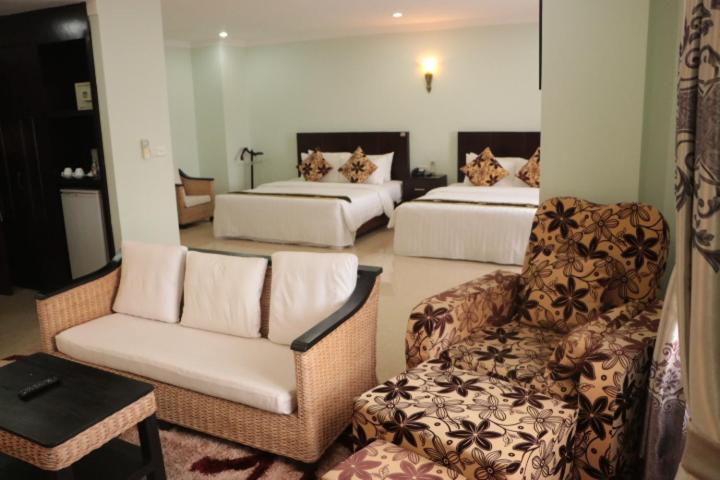 Sen Han Hotel Phnom Penh Bagian luar foto