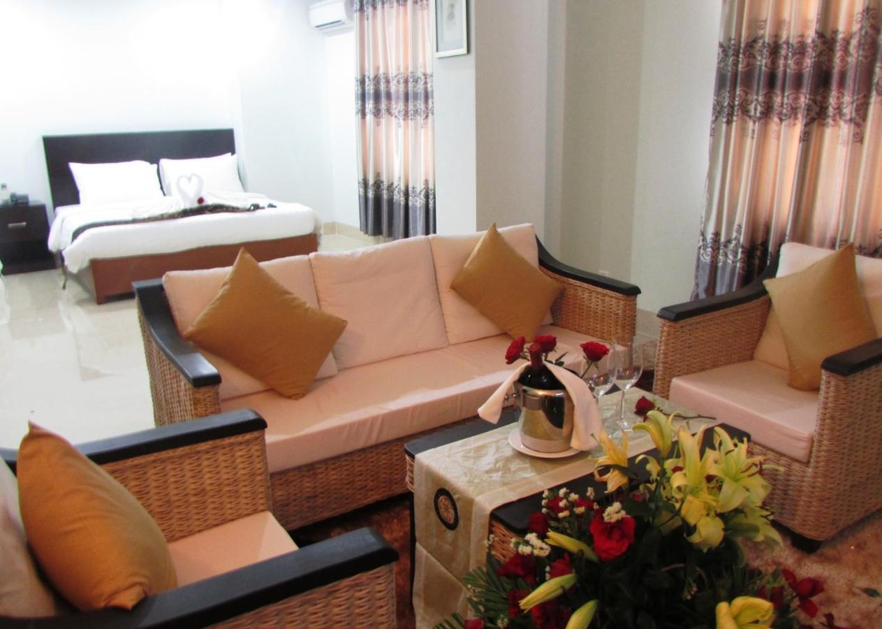 Sen Han Hotel Phnom Penh Bagian luar foto
