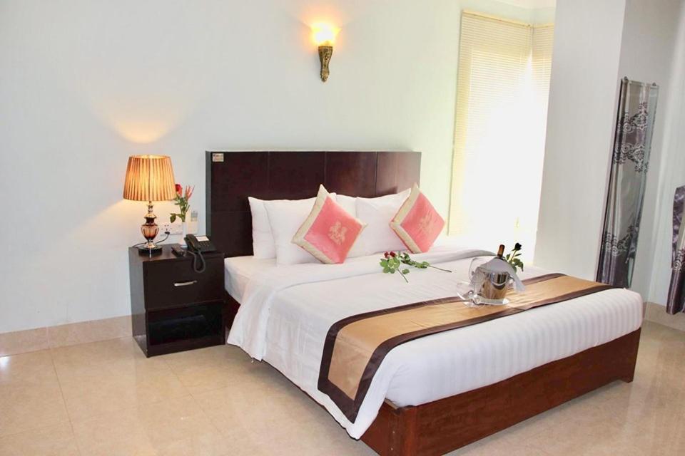 Sen Han Hotel Phnom Penh Bagian luar foto