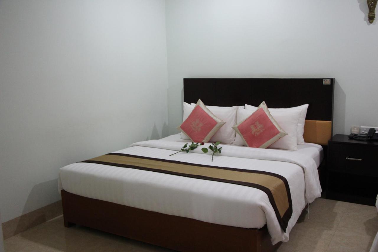 Sen Han Hotel Phnom Penh Bagian luar foto