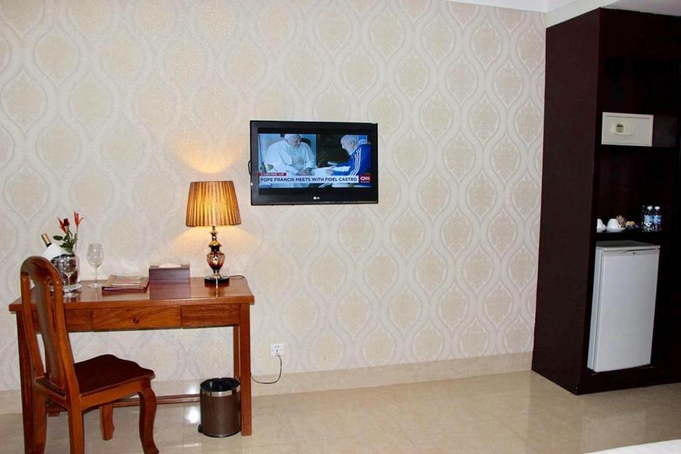 Sen Han Hotel Phnom Penh Bagian luar foto